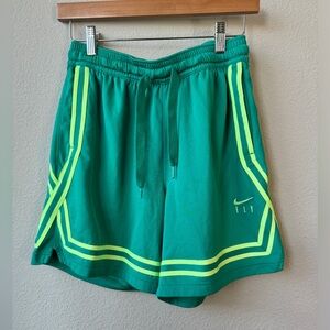 Nike Women's Fly Crossover Basketball Shorts